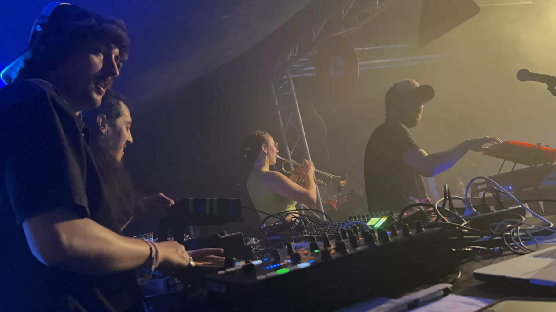 Photo live knights of mandala